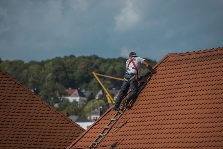 Het verschil tussen een noodreparatie en een duurzame oplossing roofers, roof, roofing, craft, housetop, repair, gable, roof tiles, roofers, roof, roof, roof, roofing, roofing, roofing, roofing, roofing